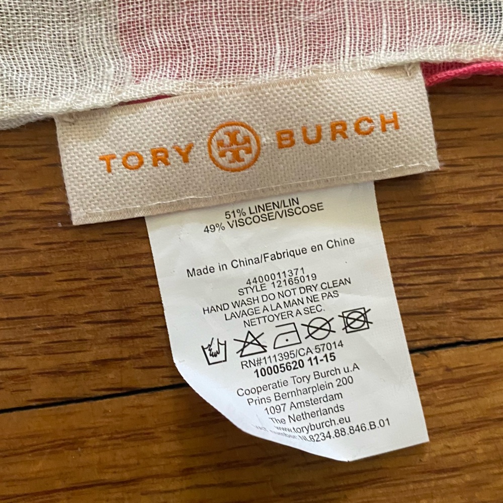 Tory Burch White Scarf with Multicolor Geometric Chevron Print - Picture 4 of 5